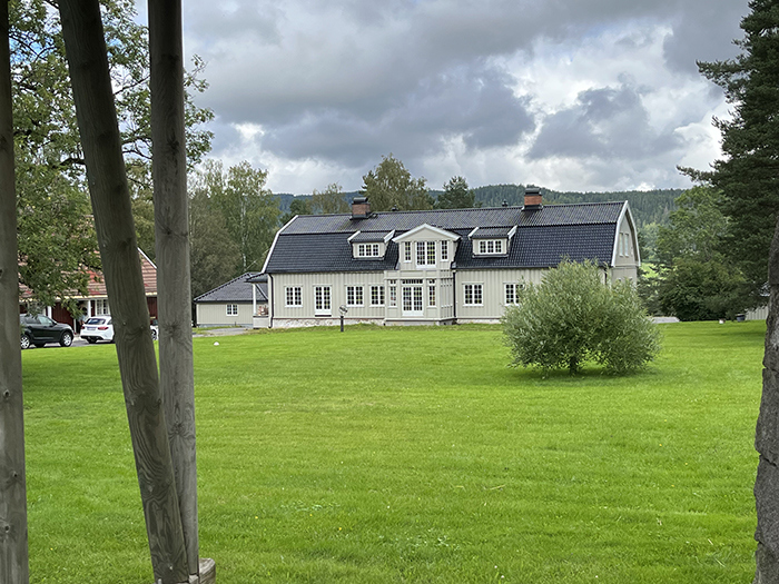 Lær om Hakadal verks historie med smarttelefonen